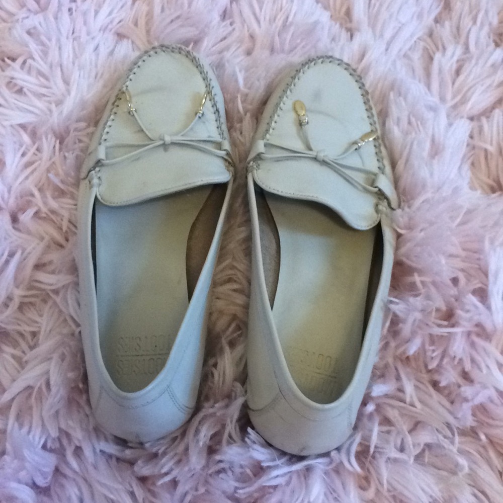 ⬇️Mootsies tootsies loafers